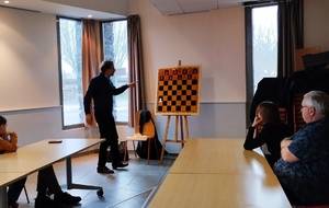 Atelier d'échecs au centre social Jean Gueguen : concentration et convivialité !