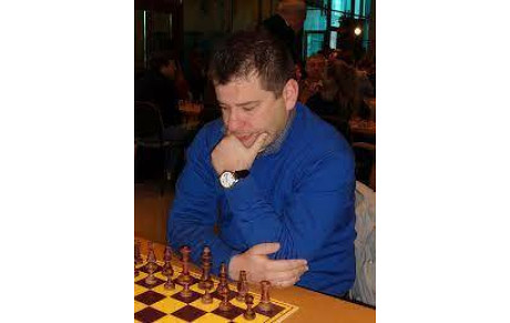 Partie simultanée avec le Grand Maître International Mikhail KAZAKOV