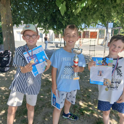 Tournoi scolaire St J des Mauvrets 17 06 26 : Aurèle, Mathis, Robin !